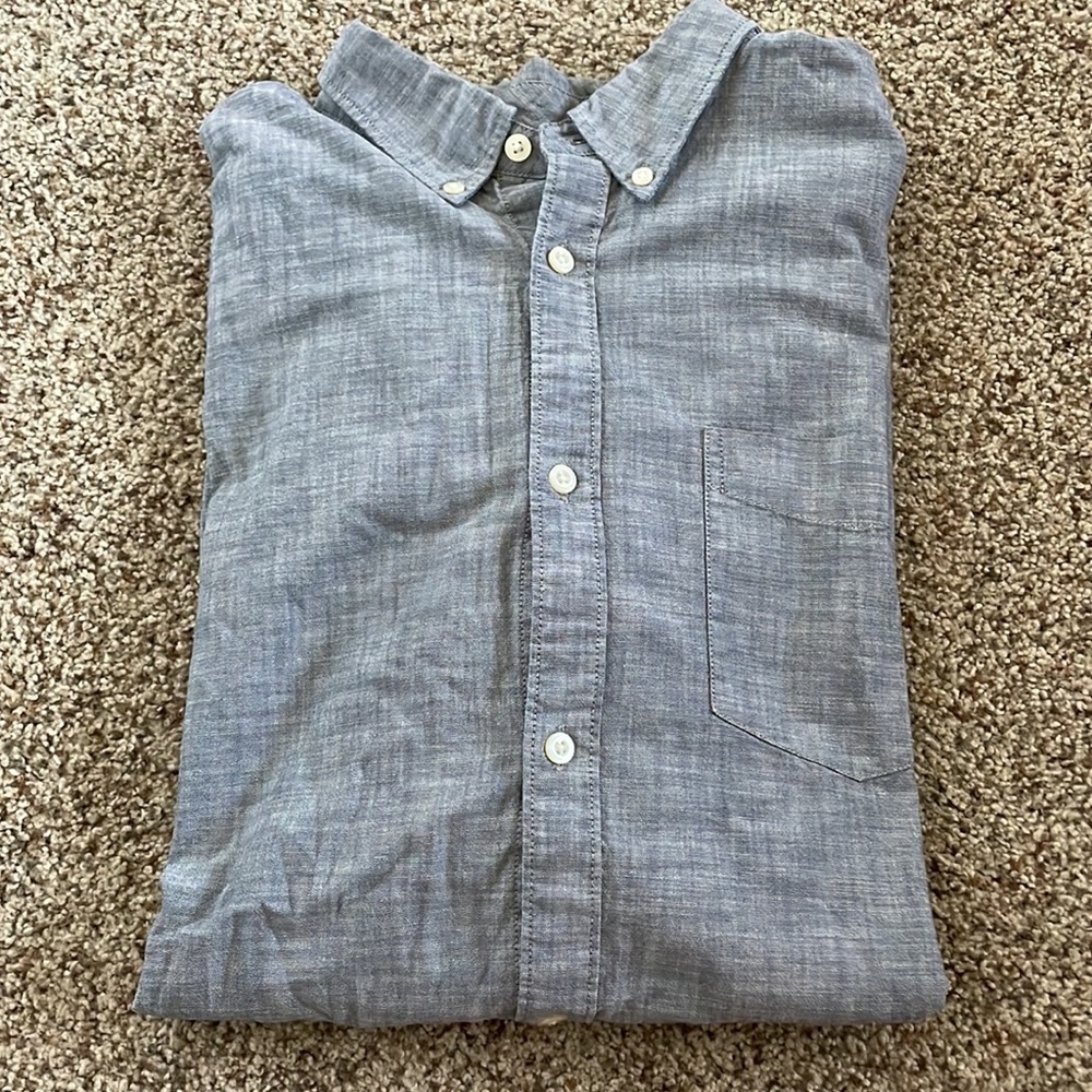 Men’s Gap Button Shirt